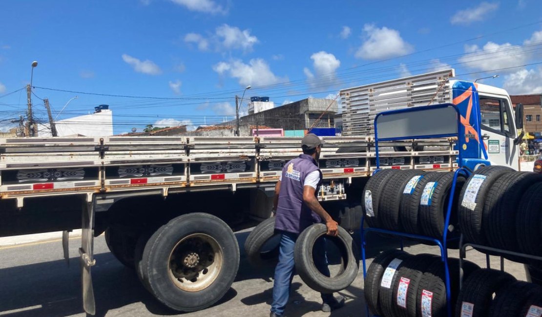 Vigilância Sanitária realiza ação de recolhimento de pneus em diversos bairros da capital