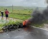 Moradores de Jundiá bloqueiam BR-101 em protesto por falta d’água