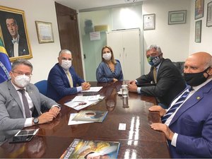 Em 24 horas, três senadores anunciam que testaram positivo para Covid-19