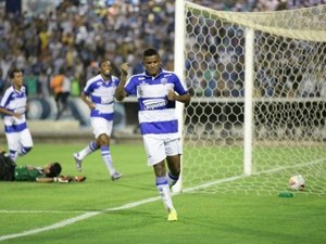Luís Suares recebe o terceiro cartão amarelo e desfalca o CSA no jogo de volta