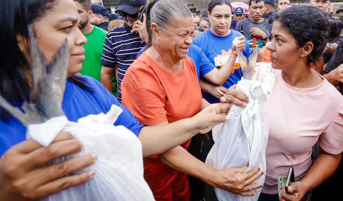 Prefeitura de Palmeira dos índios distribui 28 toneladas de peixe para 13 mil famílias