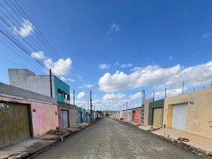 Obras de pavimentação asfáltica chegam até o bairro Massaranduba, em Arapiraca