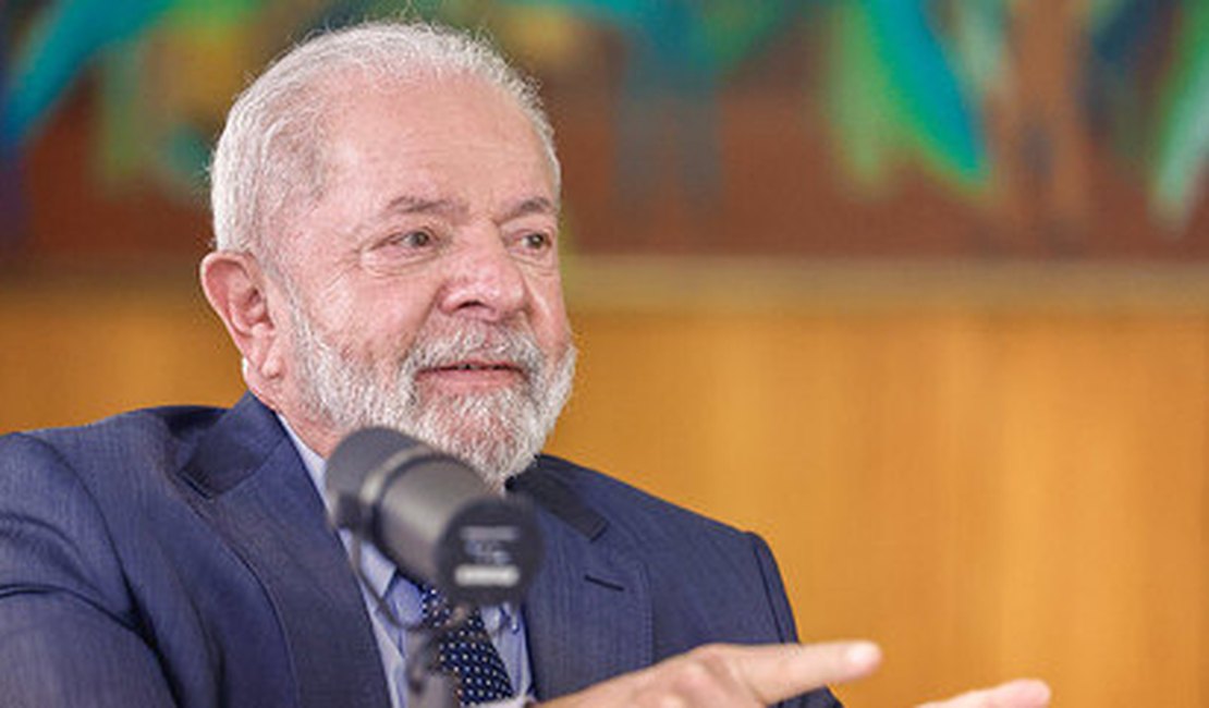 Ofensivo seria comparar um jumento a Bolsonaro, diz Lula