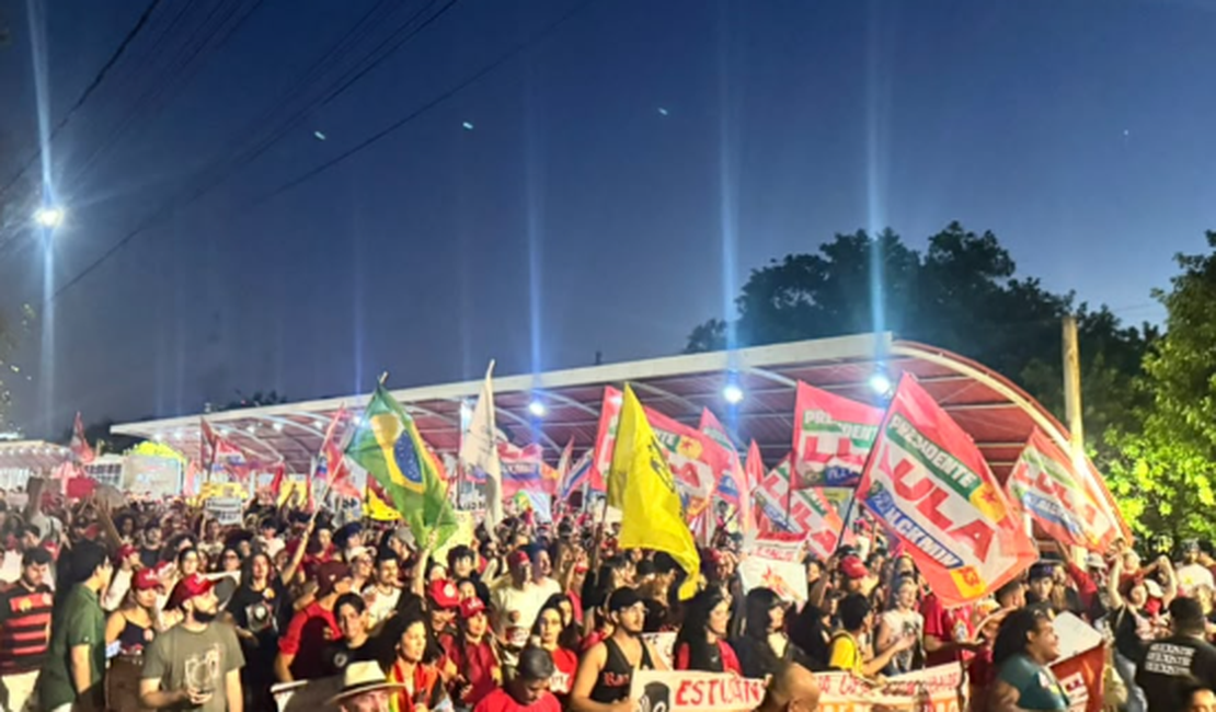 Arapiraca tem dia de mobilização pró-Lula com caminhada pela democracia