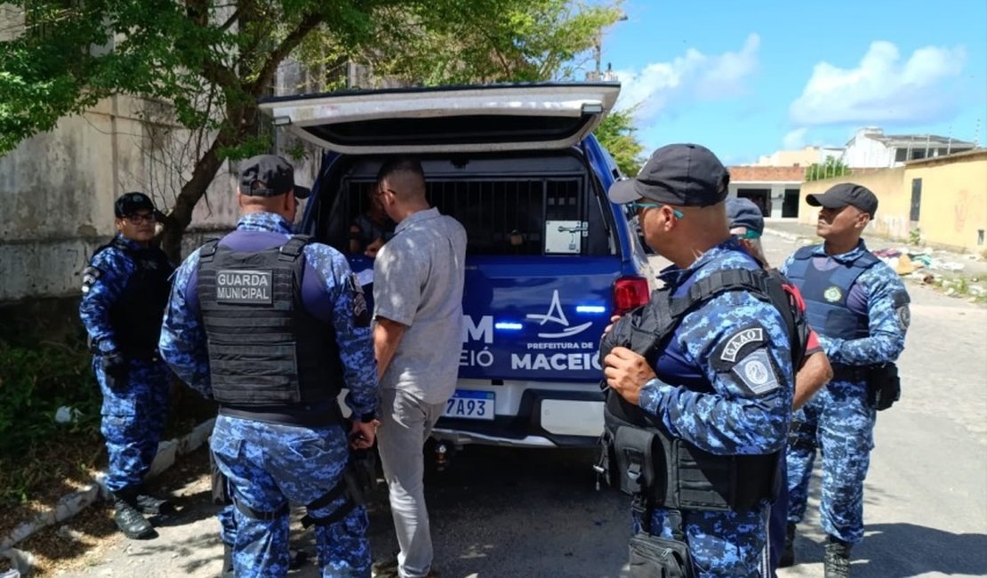 Guarda Municipal prende suspeito por tráfico de drogas na Praça da Faculdade