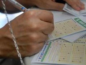 Prêmio da Mega-Sena pode chegar a R$ 12 milhões neste sábado