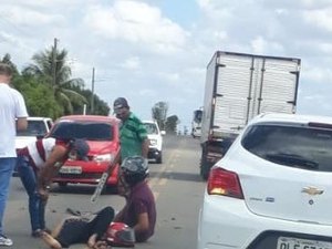 Colisão frontal entre carro e moto deixa dois feridos em Craíbas
