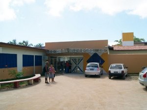 Polícia prende duas pessoas acusadas de assaltar escola na capital