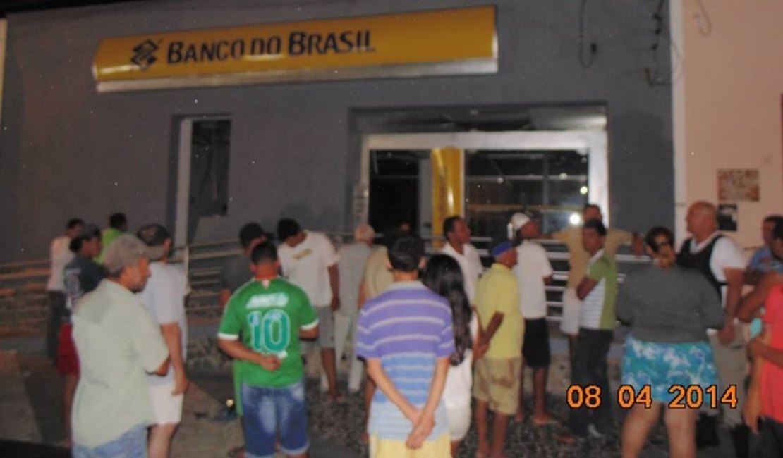 Banco adota medidas de segurança e deixa clientes sem dinheiro nos finais de semana