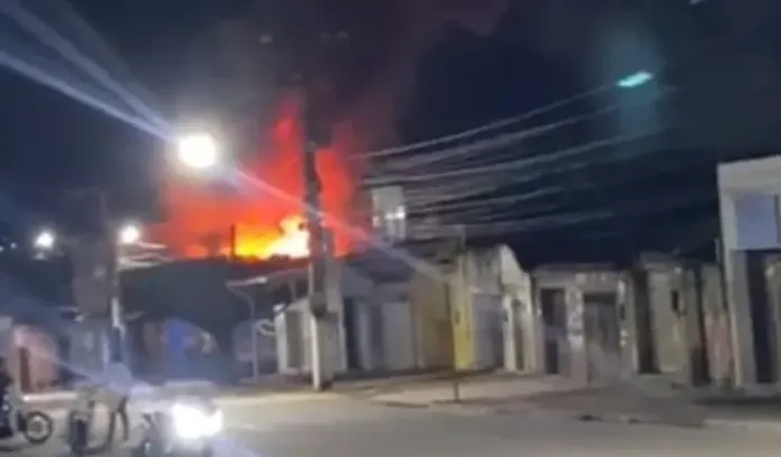 Dono de oficina destruída por incêndio cria vaquinha para reconstruir negócio