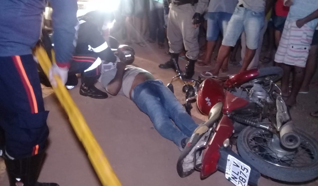 Motociclista fica gravemente ferido após ser alvejado por disparos de arma de fogo