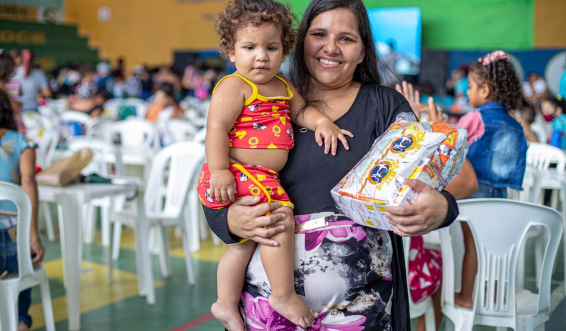 Prefeitura de Maceió lança programa Leite Massa para crianças de 6 meses a 3 anos
