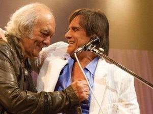 Roberto Carlos lamenta a morte de Erasmo Carlos: 'Minha dor é muito grande'