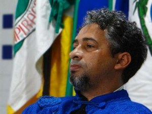 Clébio Correia de Araújo assume a Reitoria da Uneal