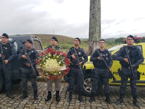 Policiais pernambucanos mortos em combate recebem homenagens de Polícia alagoana