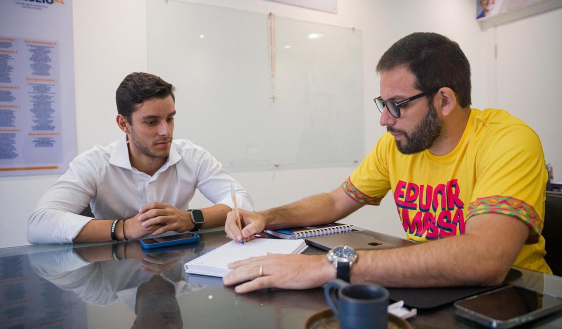 Atuação de Caio Bebeto garante climatização em salas de aula de escola municipal