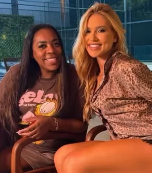 Virginia e mãe de Vini Jr. assistem juntas a jogo da Copa em camarote
