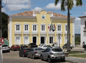 Prefeitura de Penedo entrega computadores e material escolar para estudantes e professores da Semed