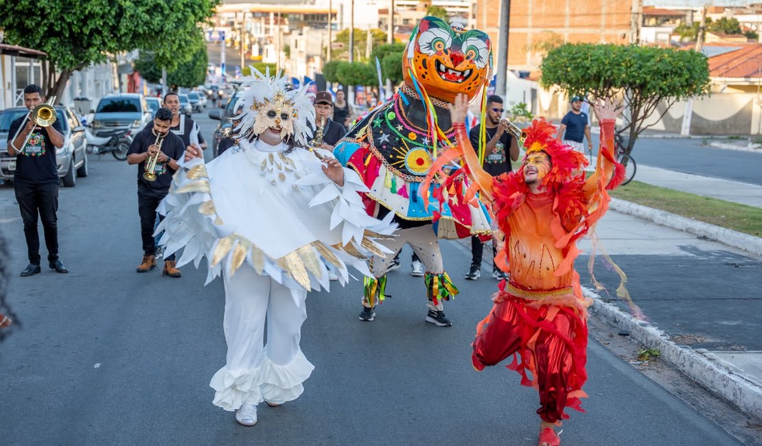 Cortejo do Bulba percorre Delmiro Gouveia e promove encontro entre cultura e população
