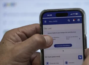 Segurados do INSS podem pedir devolução de descontos ilegais