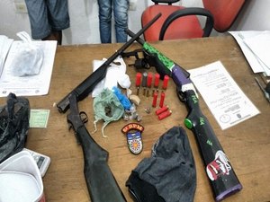 Jovem é preso com armas e drogas em Matriz de Camaragibe