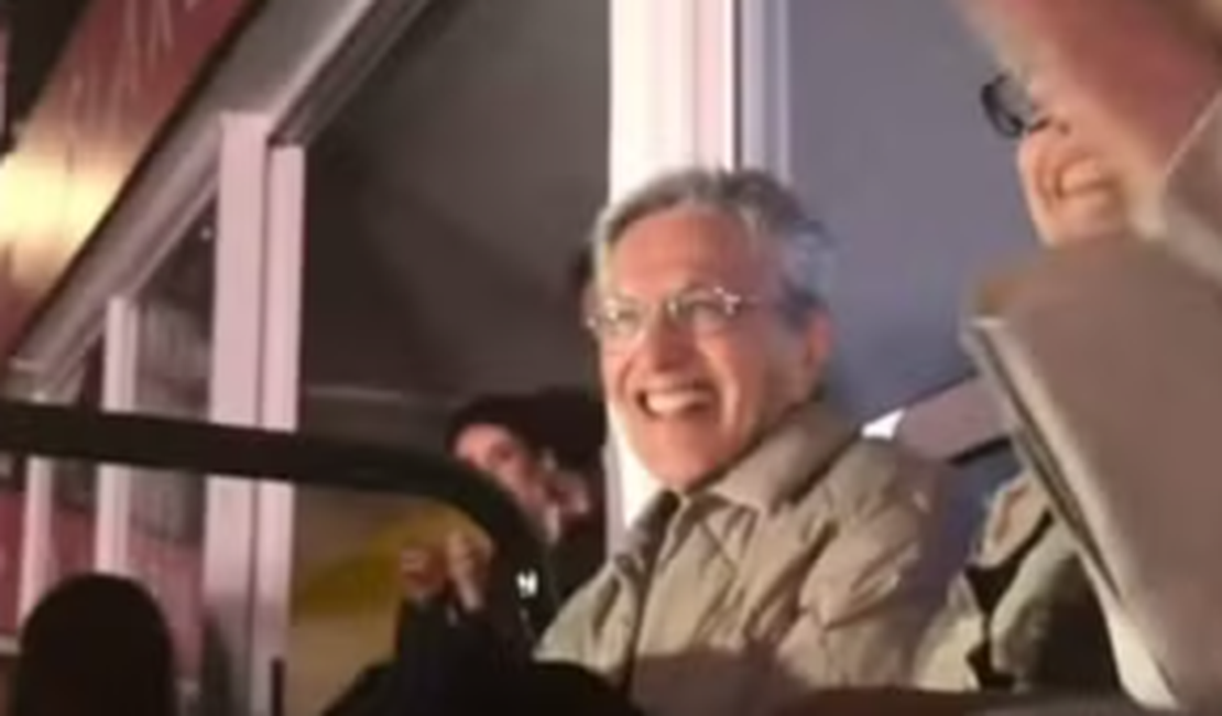 [Vídeo] Caetano Veloso se emociona com homenagem de Rosalía