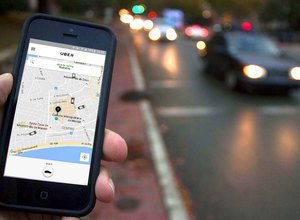 Uber não altera tarifas e irá buscar novo diálogo com a prefeitura