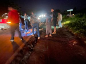 [Vídeo] Acidente na AL 115 entre moto e carro deixa ao menos uma pessoa ferida