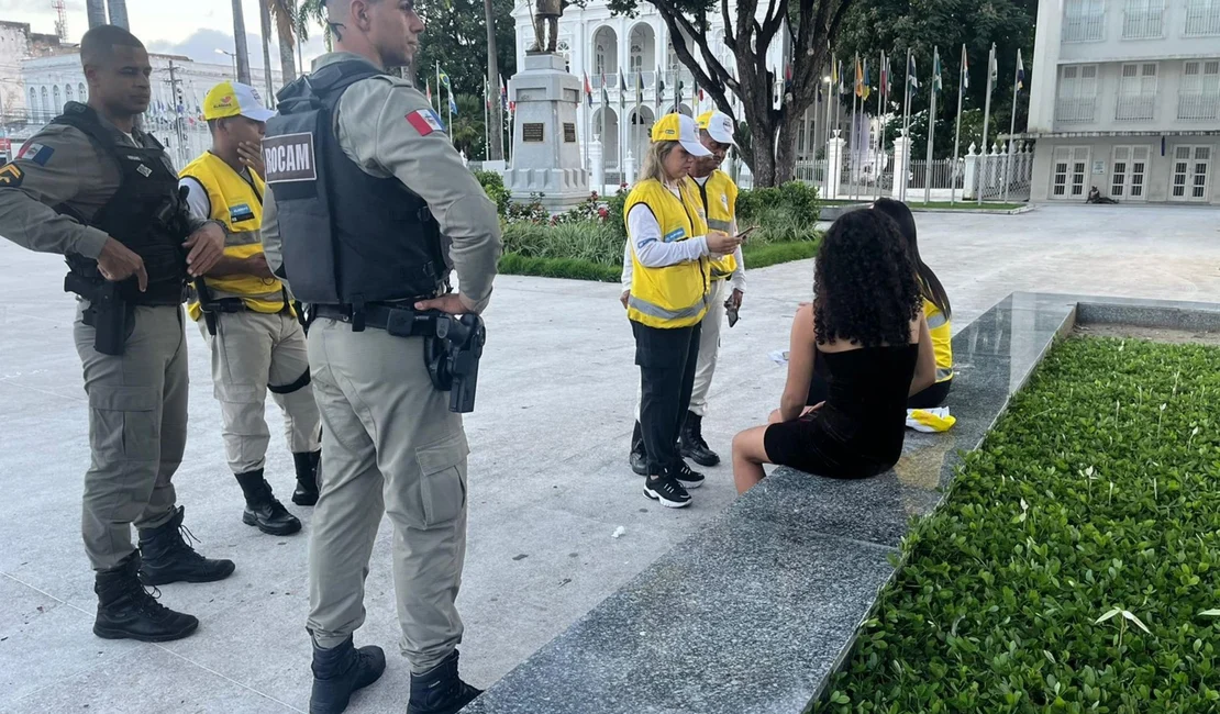 Homem é preso por agredir adolescente com tapas e chutes no Centro de Maceió