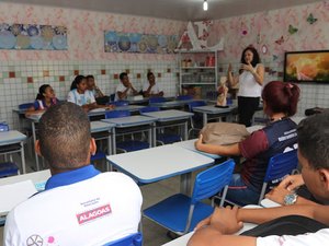 Volta às aulas coloca em risco mais de 155 mil adultos e idosos em AL