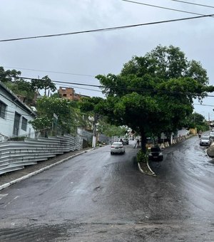 Ladeira José Cardoso é reaberta após conclusão de medidas preventivas