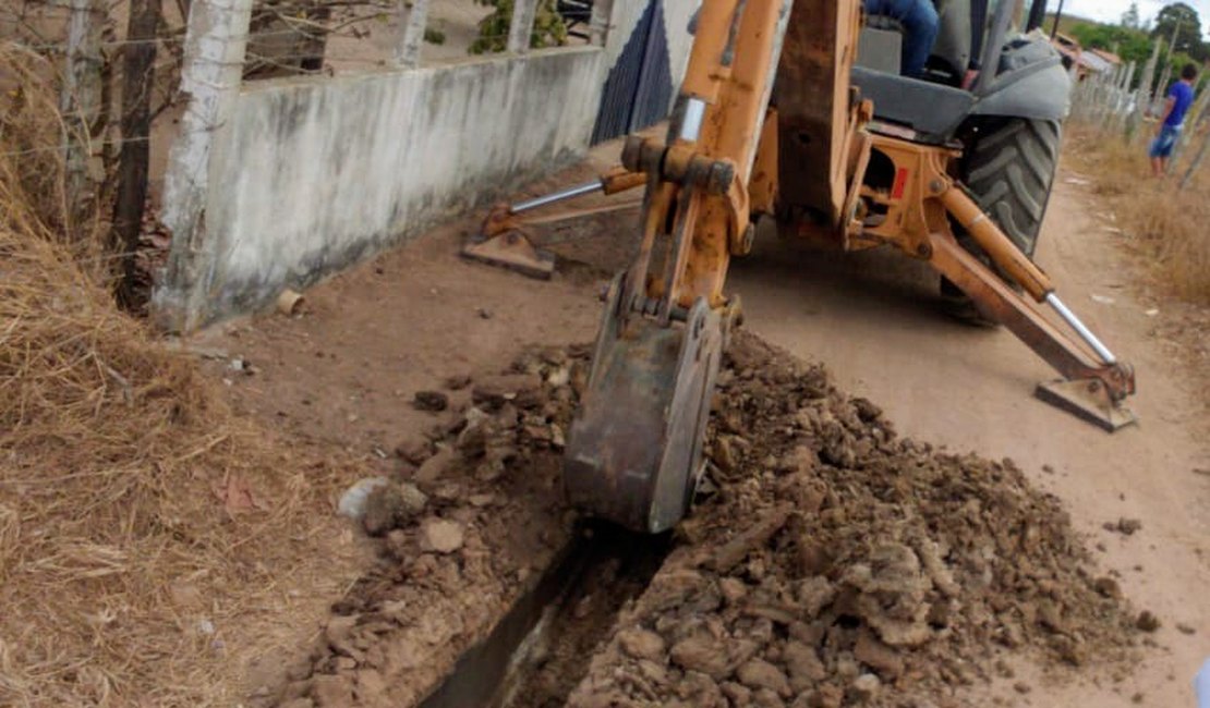 Prefeitura de Limoeiro de Anadia inicia obra para garantir abastecimento d’água em comunidade rural