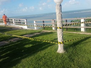Mirante de Japaratinga é interditado por conta de risco de desmoronar