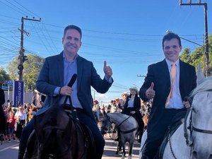 Fé, emoção e história: Paulo Dantas é o primeiro governador a cavalgar na padroeira de Arapiraca