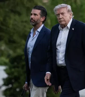Trump diz que não sabe se irá para casamento do filho: 'Eu tenho uma coisa chamada Irã'