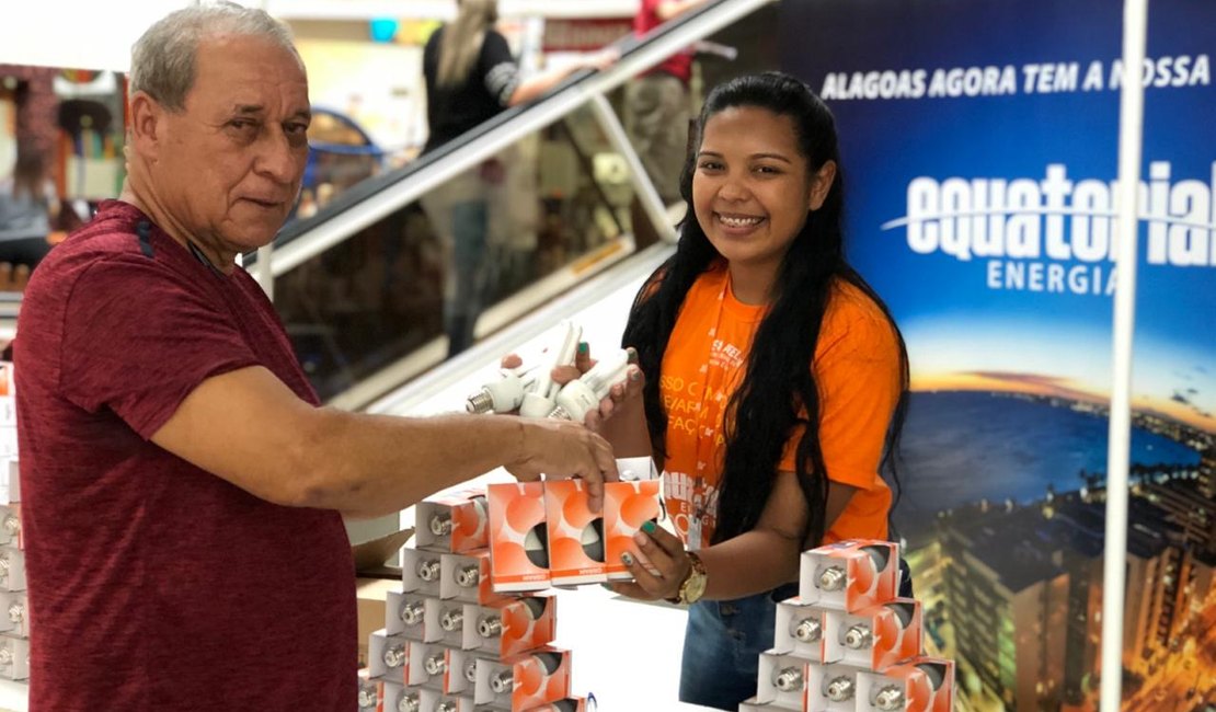 Equatorial Energia realiza nova ação de troca de lâmpadas em Maceió 