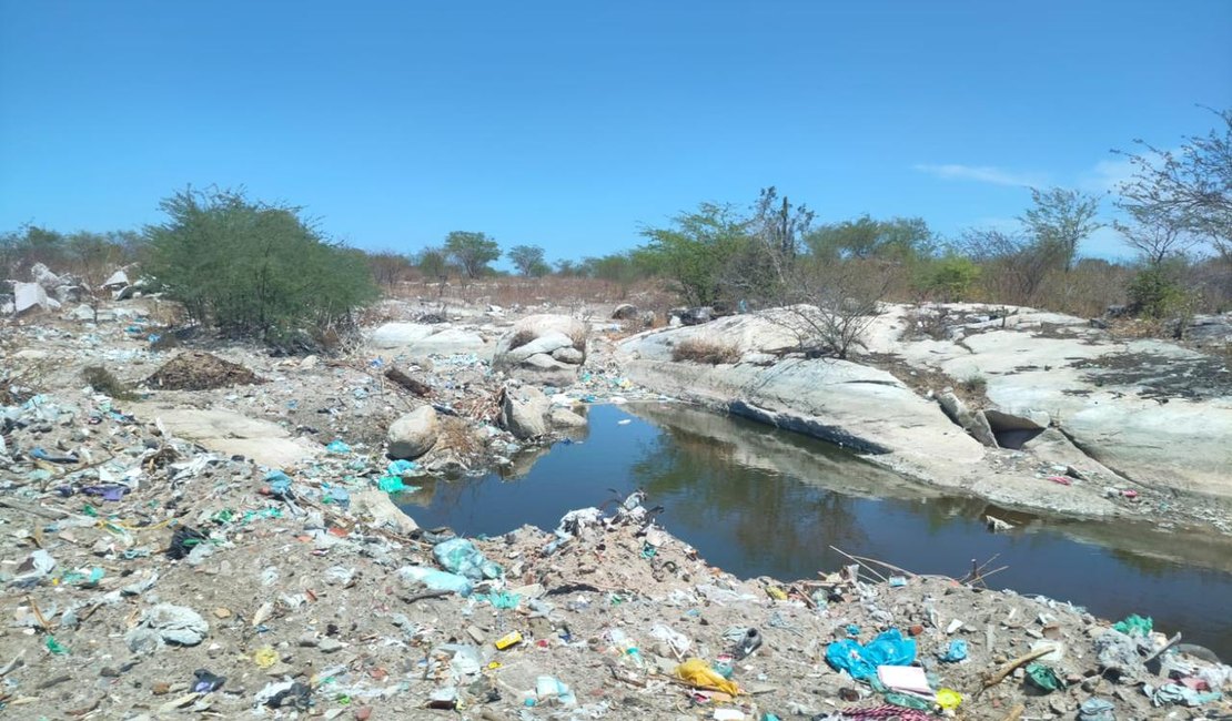 FPI 2023 intimou Ouro Branco e Poço das Trincheiras por descarte irregular de resíduos sólidos