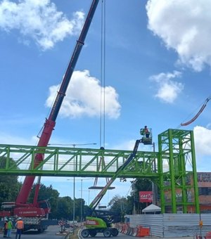 Prefeitura de Maceió conclui instalação da estrutura principal da passarela do Canaã