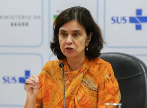 Brasil passa a adotar esquema de dose única contra o HPV