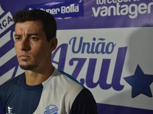 Lateral Rafinha deve desfalcar CSA diante do Ituano; Rayro deve ser titular