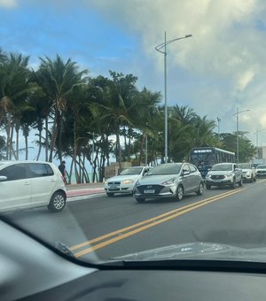 [Vídeo] G20: trânsito na orla de Maceió apresenta congestionamento nesta sexta (13)