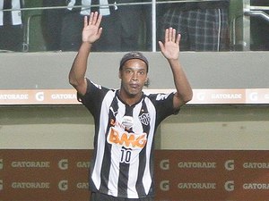 Ronaldinho não joga mais pelo Atlético