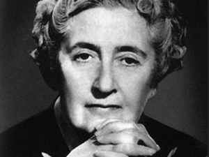 Livros clássicos de Agatha Christie serão revisados para remover linguagem ofensiva
