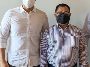 Prefeito de Marechal Deodoro entrega Saúde do município a ex-secretário de Cristiano Matheus