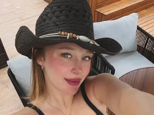 Duda Reis ocupa duas vagas de estacionamento e vira alvo de críticas