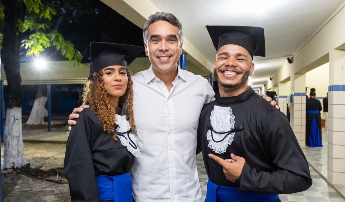 Rafael Brito destaca avanço da escolaridade entre eleitores de Alagoas