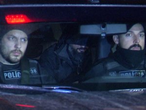 Delegado é suspeito de matar a esposa e enteada a tiros, em Curitiba