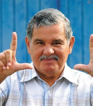 Jornalista, escritor e crítico de cinema, Elinaldo Barros morre aos 74 anos