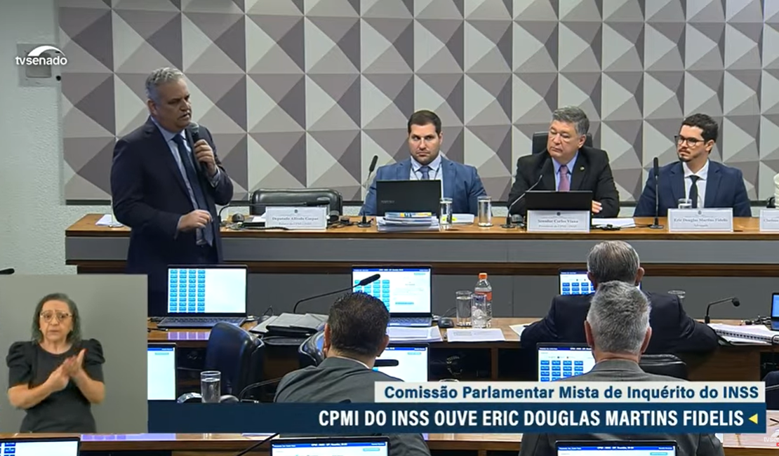 [Vídeo]  Advogado é surpreendido com prisão do pai durante sessão da CPMI do INSS