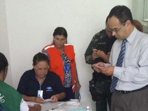 FPI flagra medicamentos vencidos em centro de saúde de Feira Grande